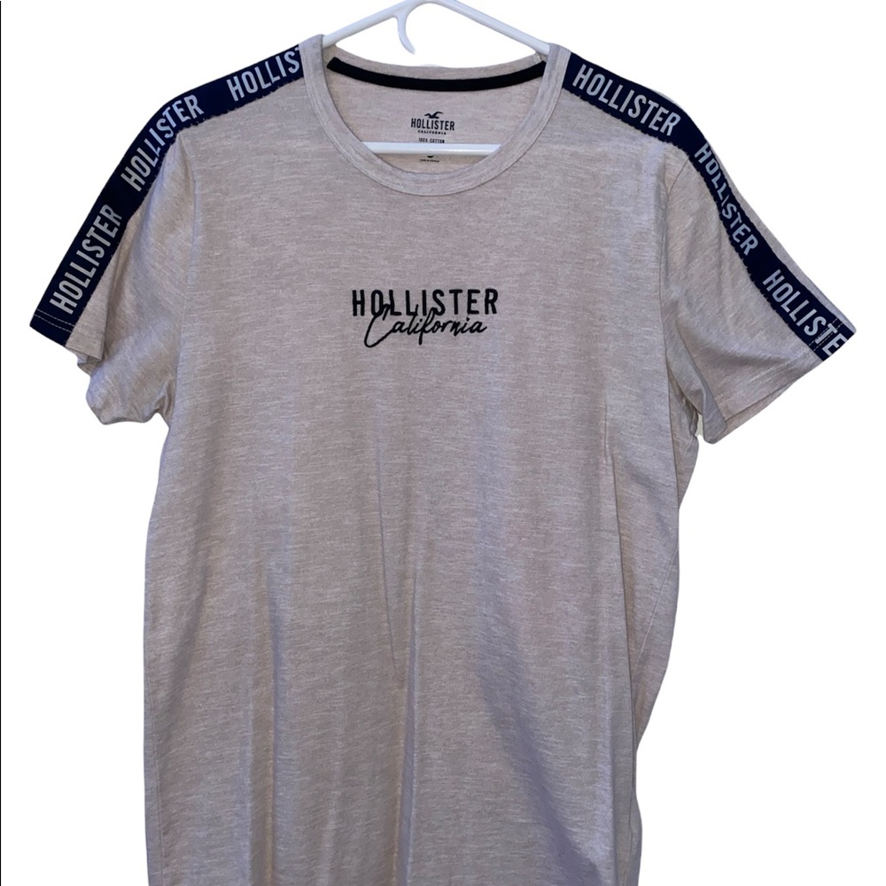 Hollister T-Shirt